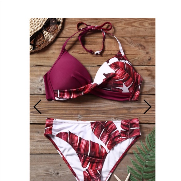 Leaf Printed Twist Halter Bikini Set - Red - Picture 6 of 8